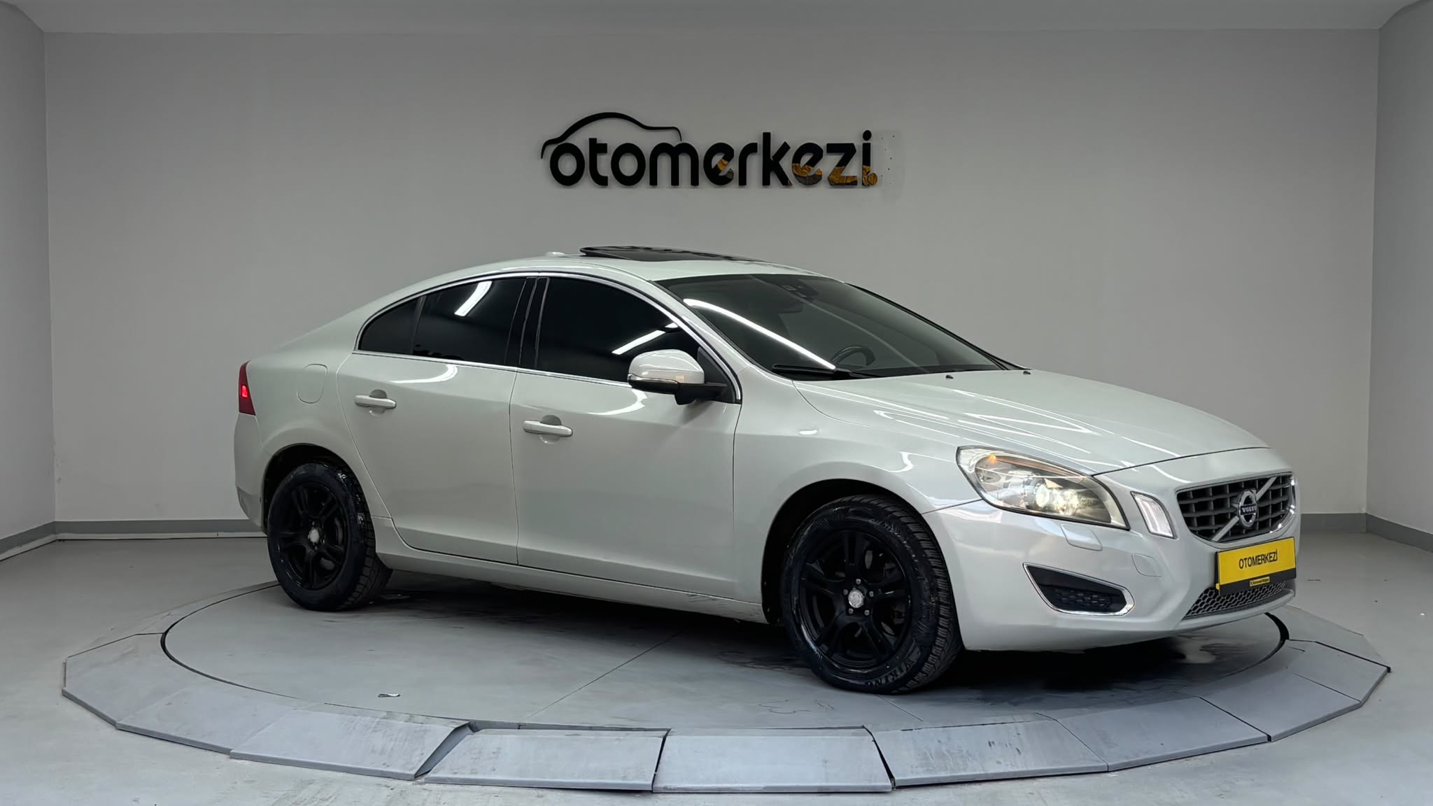 VOLVO S60 19